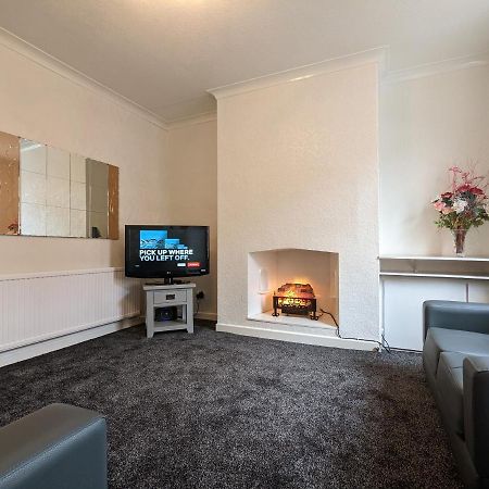 Moon Holiday Townhouse Free Parkingprivate Garden Blackpool Exterior foto