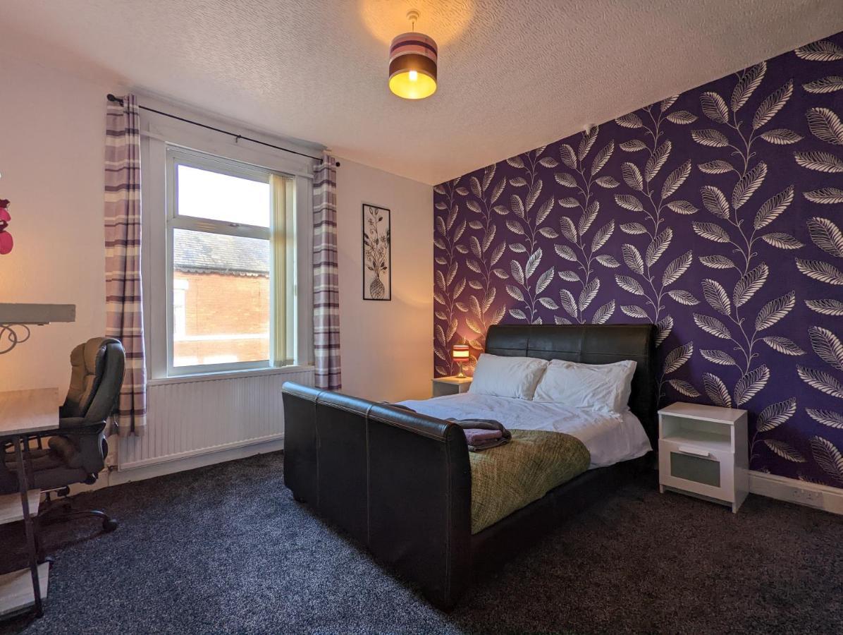 Moon Holiday Townhouse Free Parkingprivate Garden Blackpool Exterior foto