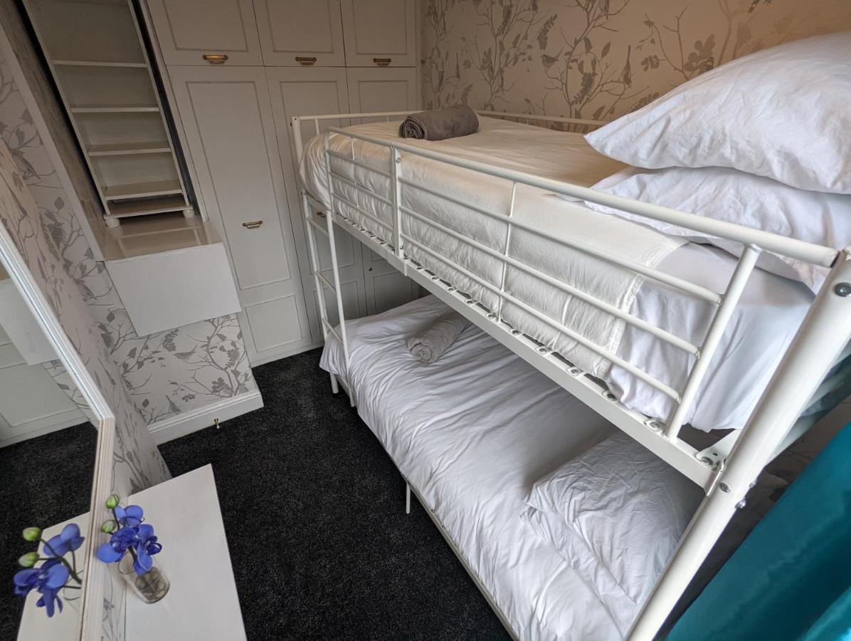 Moon Holiday Townhouse Free Parkingprivate Garden Blackpool Exterior foto