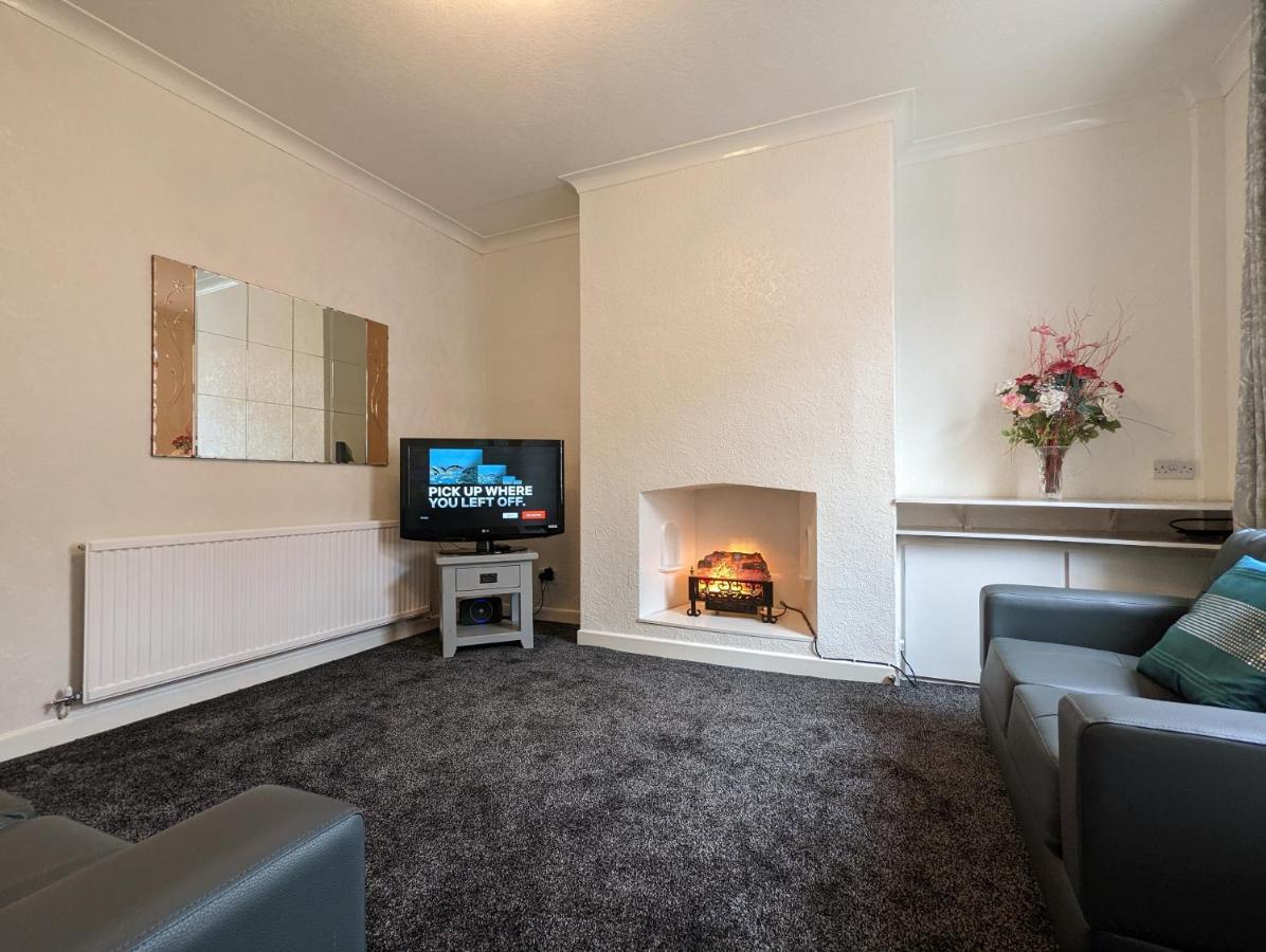 Moon Holiday Townhouse Free Parkingprivate Garden Blackpool Exterior foto