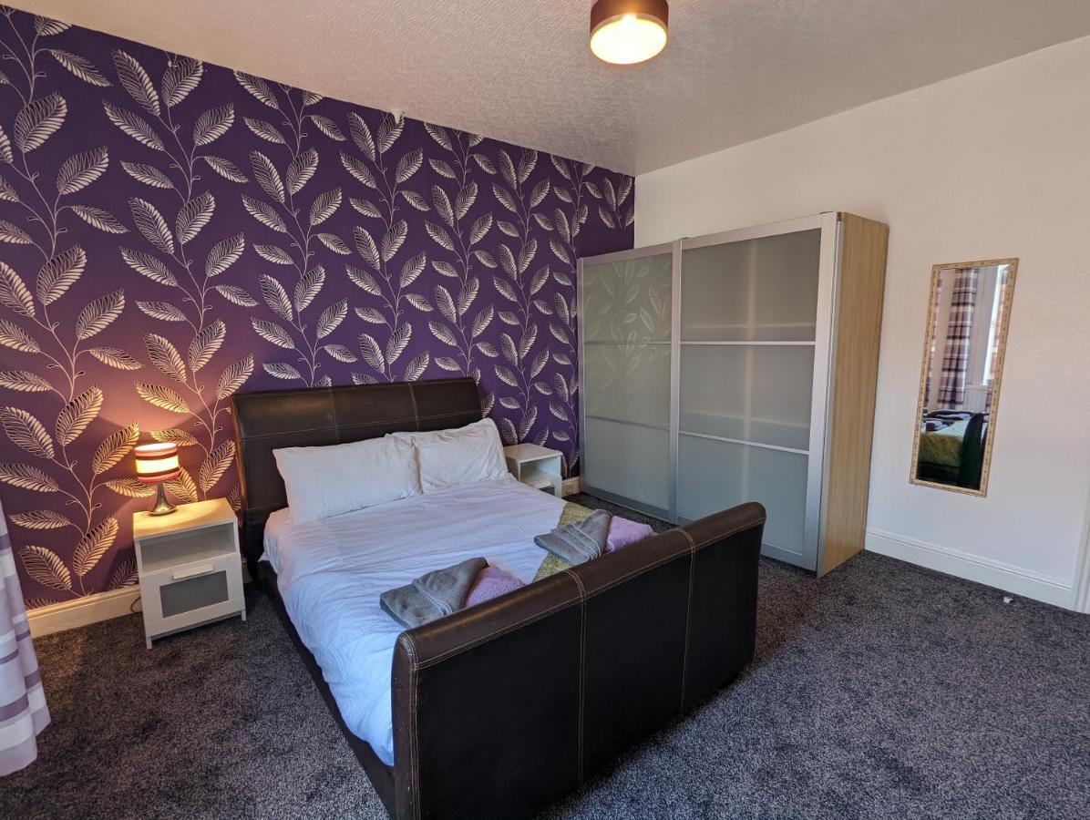 Moon Holiday Townhouse Free Parkingprivate Garden Blackpool Exterior foto